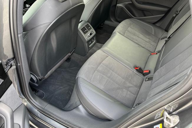 AUDI A4 Photo 43