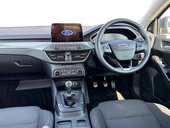 FORD Focus Photo 11