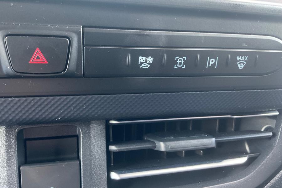 Ford E-Transit Custom Photo autoimg-9eeee43958615ed7c4ba380a83f6de80f1ac2364.jpg