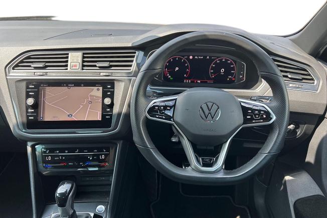 VOLKSWAGEN Tiguan Photo 11