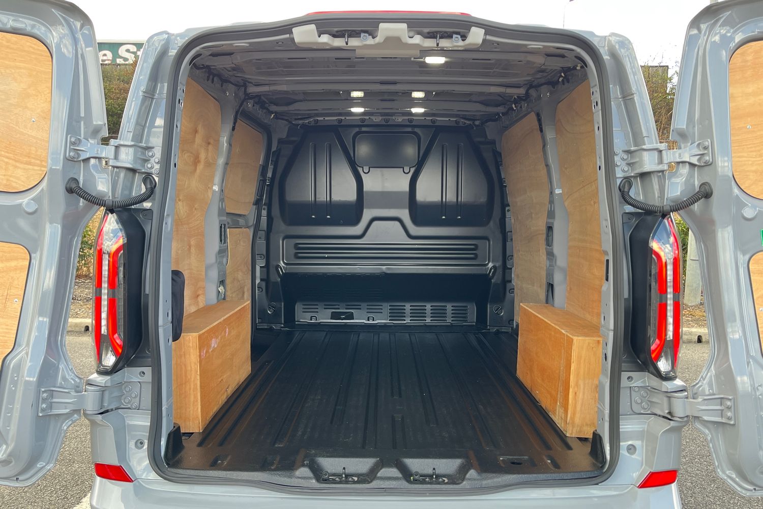 Ford E-TRANSIT CUSTOM Photo 5