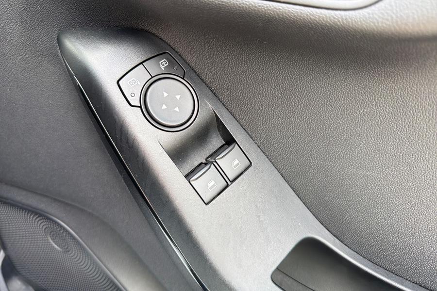 Ford FIESTA Photo autoimg-9ef07d208513671cbd7cf1418b2a577d07a7e246.jpg