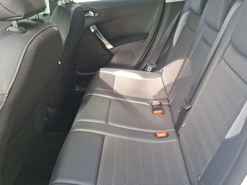 Used Peugeot 2008 NV19UNU 18