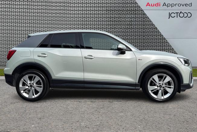 AUDI Q2 Photo 4