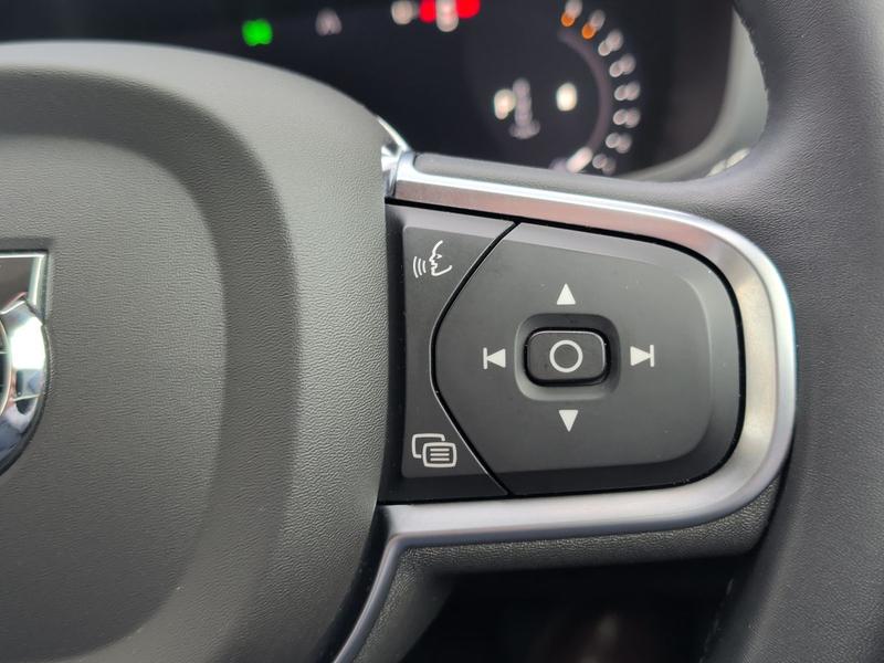 Used Volvo V60 FP23AOF 41