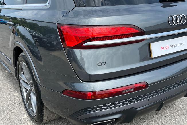 Audi Q7 Photo 40