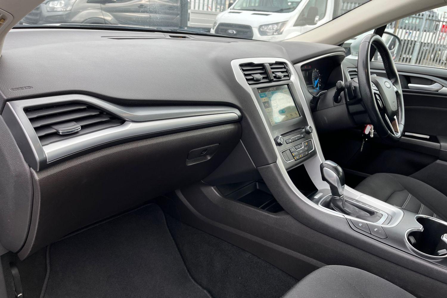 Ford MONDEO Photo 17