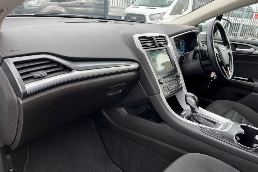 Ford MONDEO Photo autoimg-9ef82e48103c22e95a1b03a74df9c6bbb0649685.jpg