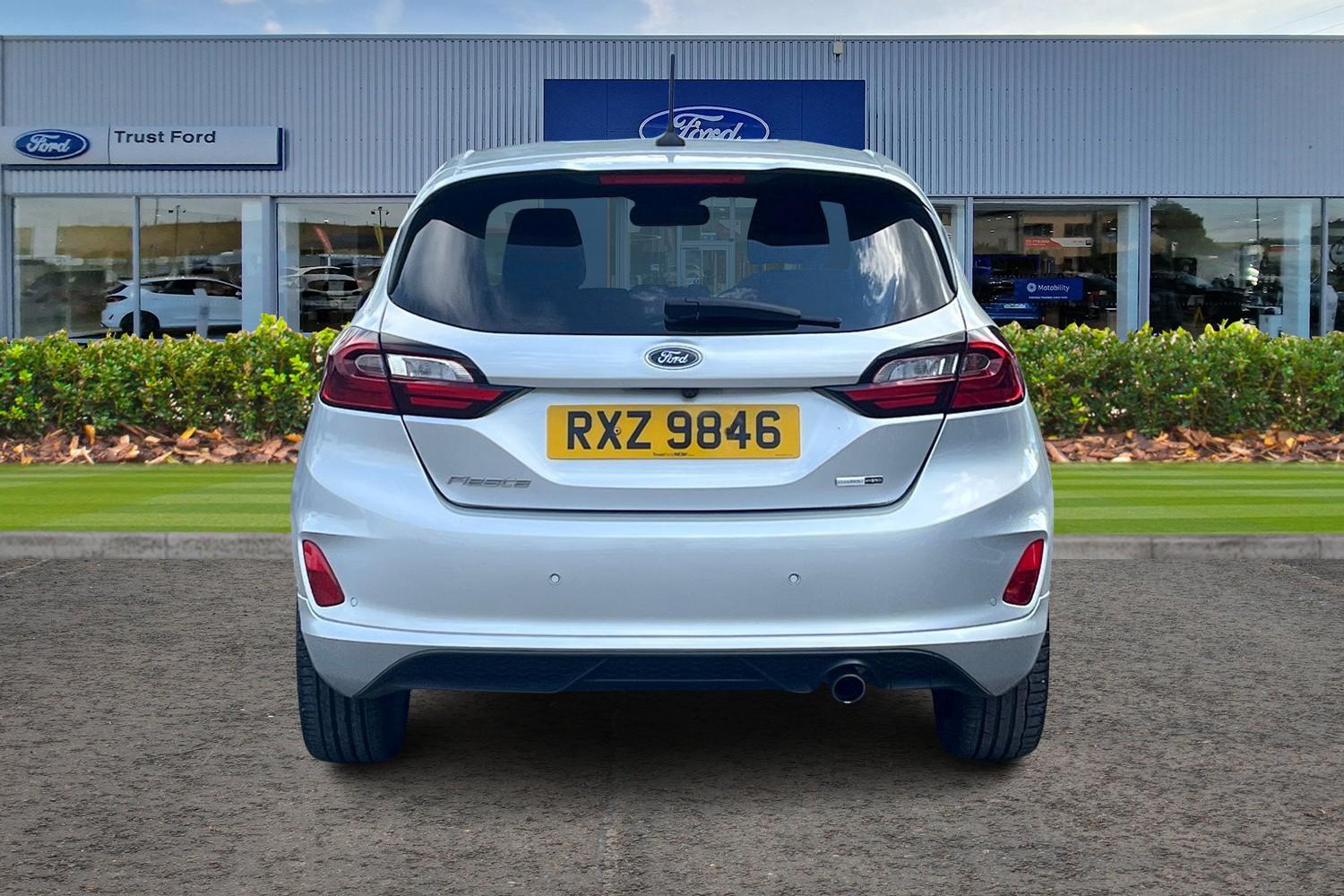 Ford FIESTA Photo 6
