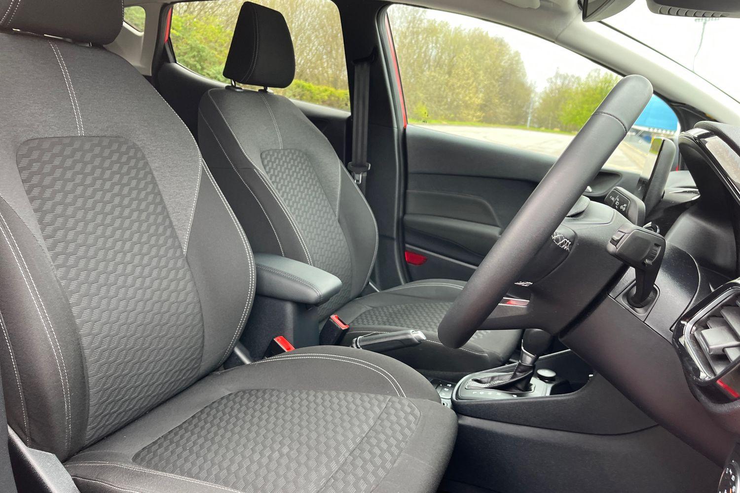 Ford FIESTA Photo 16