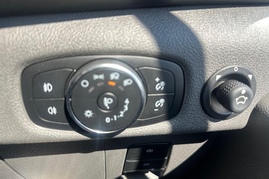 Used Ford E-TRANSIT MJ75CVE 28
