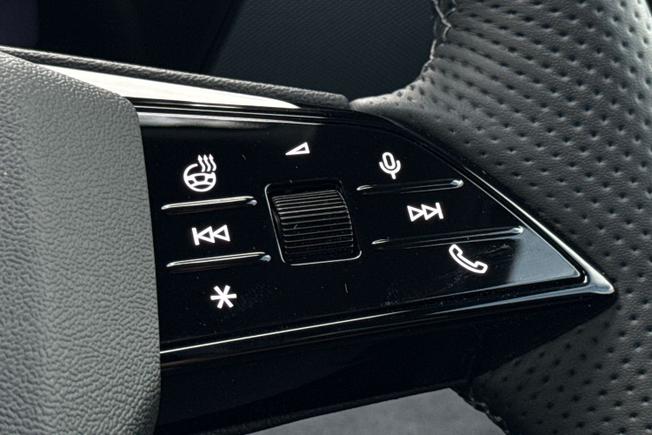 AUDI  Q6 Photo 17