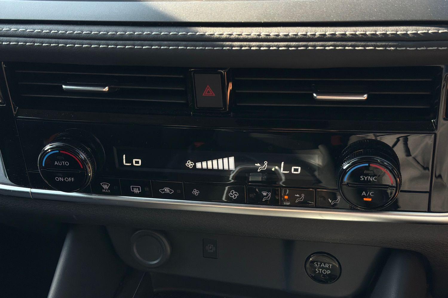 Nissan QASHQAI Photo 32