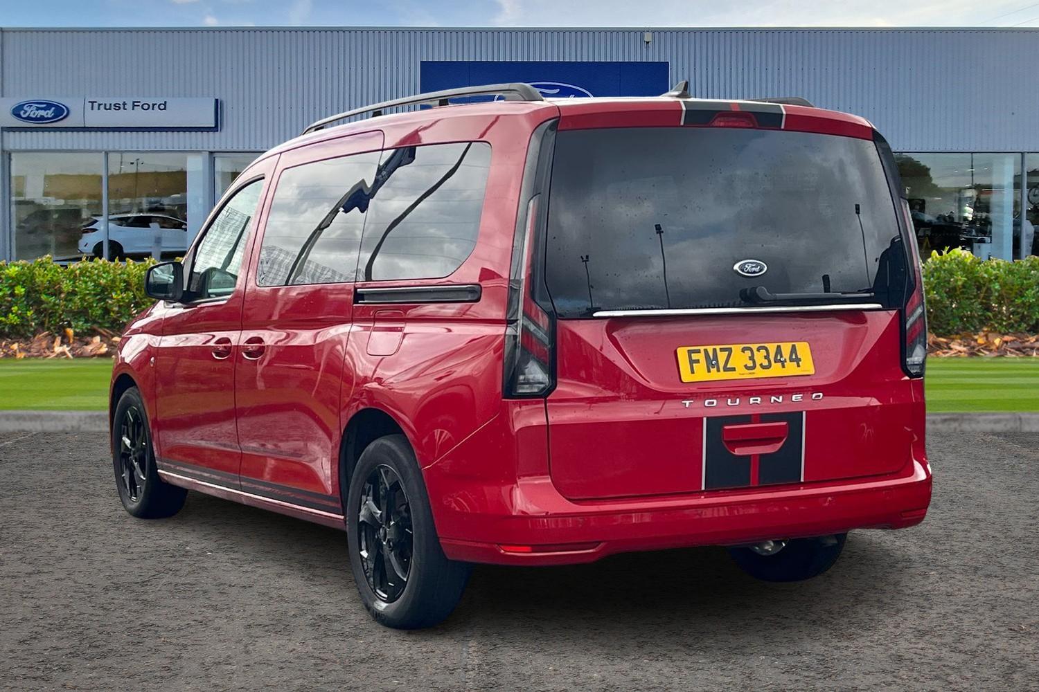 Ford TOURNEO CONNECT Photo 1