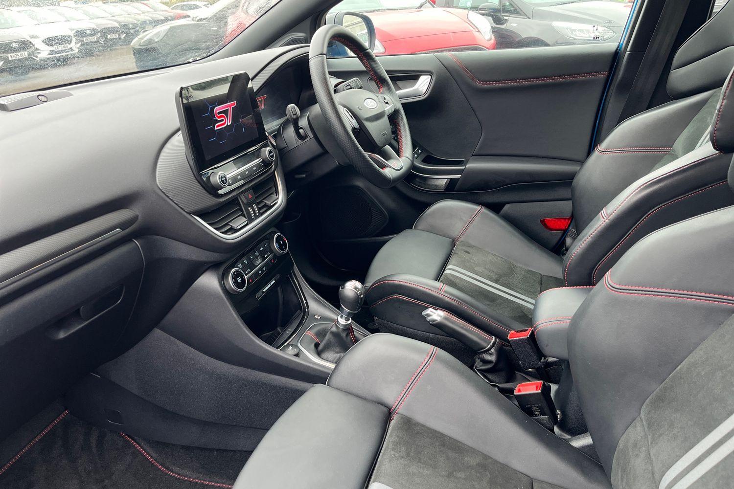 Ford PUMA Photo 17