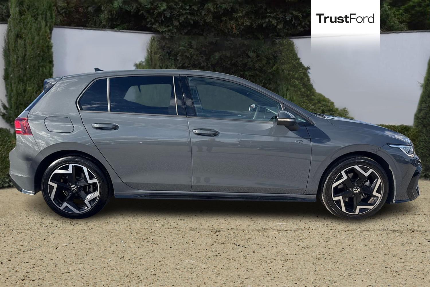 Volkswagen GOLF Photo 2