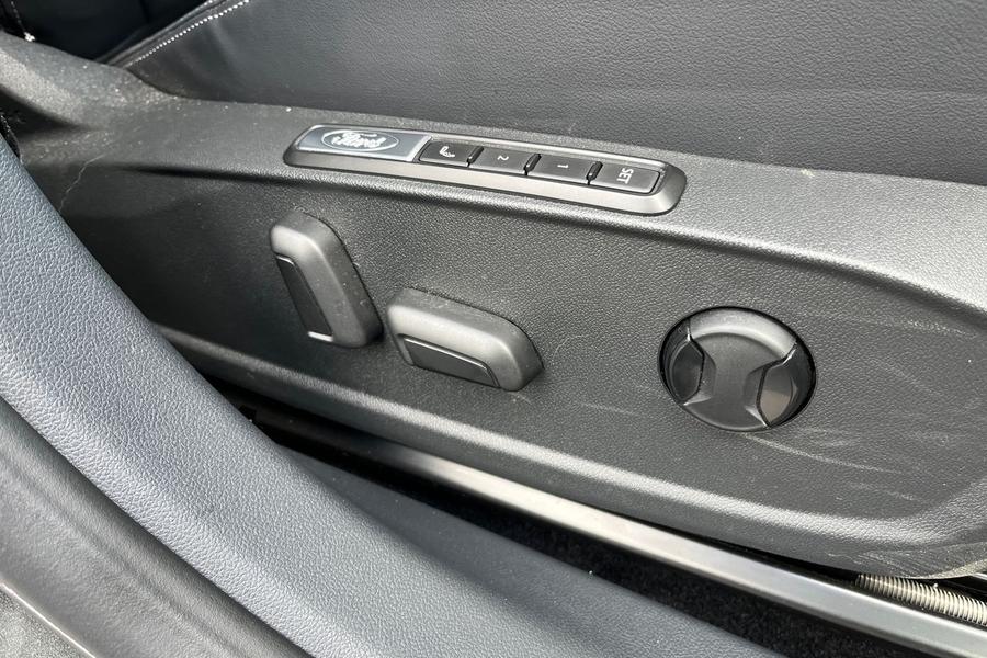 Ford Explorer Photo autoimg-9f0cba3d204c53ee46597e57f17551fbccdbd43b.jpg