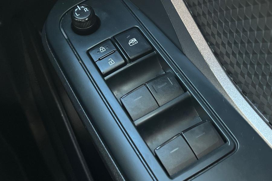 Toyota C-HR Photo autoimg-9f0d56a8852e9121f95bb460b6388827e07af2af.jpg
