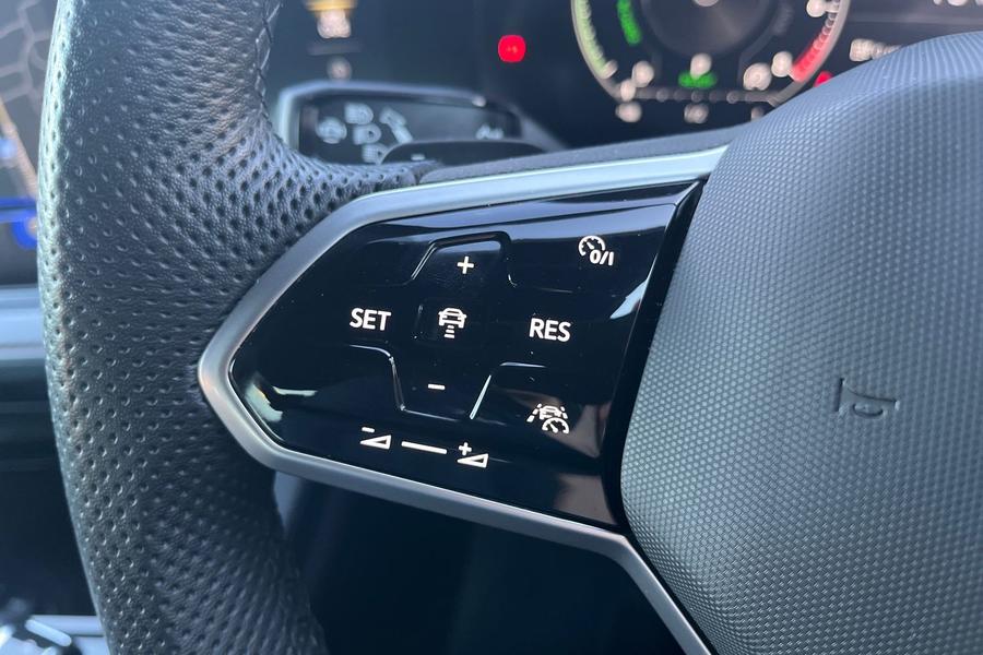 Volkswagen Touareg Photo autoimg-9f179fa82f7000570408256d2083b1b297293561.jpg