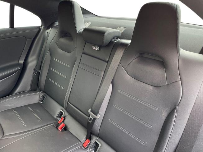 MERCEDES-BENZ CLA Photo 9