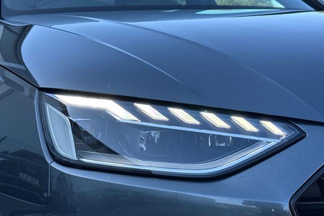 AUDI A4 Photo 19