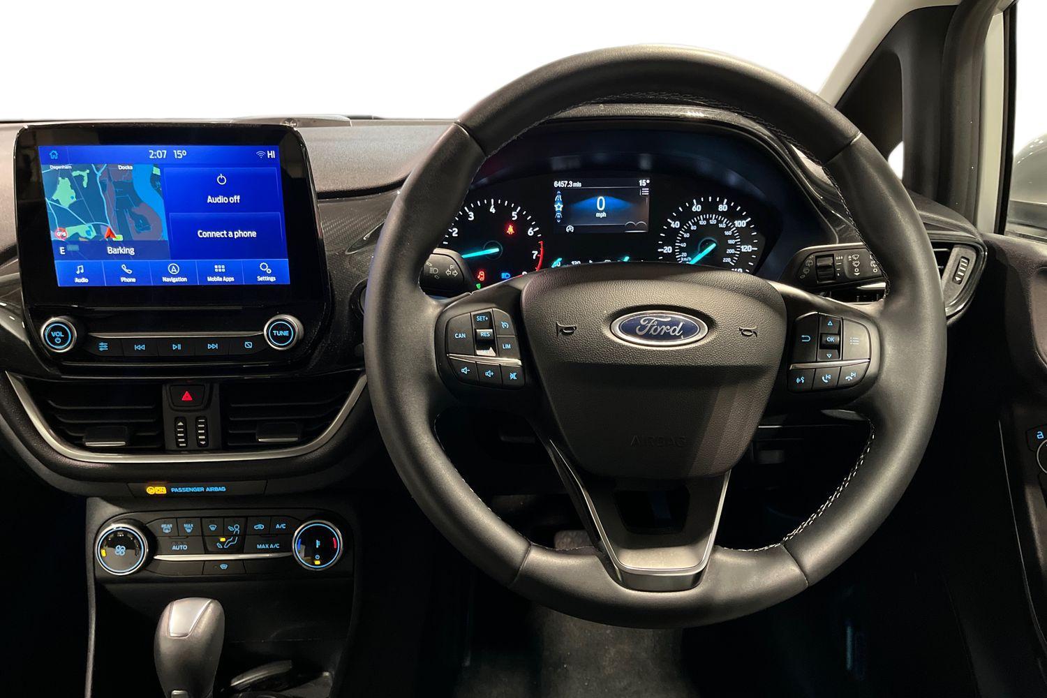 Ford FIESTA Photo 10