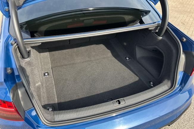AUDI A4 Photo 12
