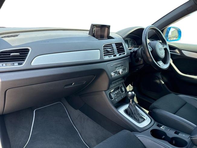 AUDI Q3 Photo 2