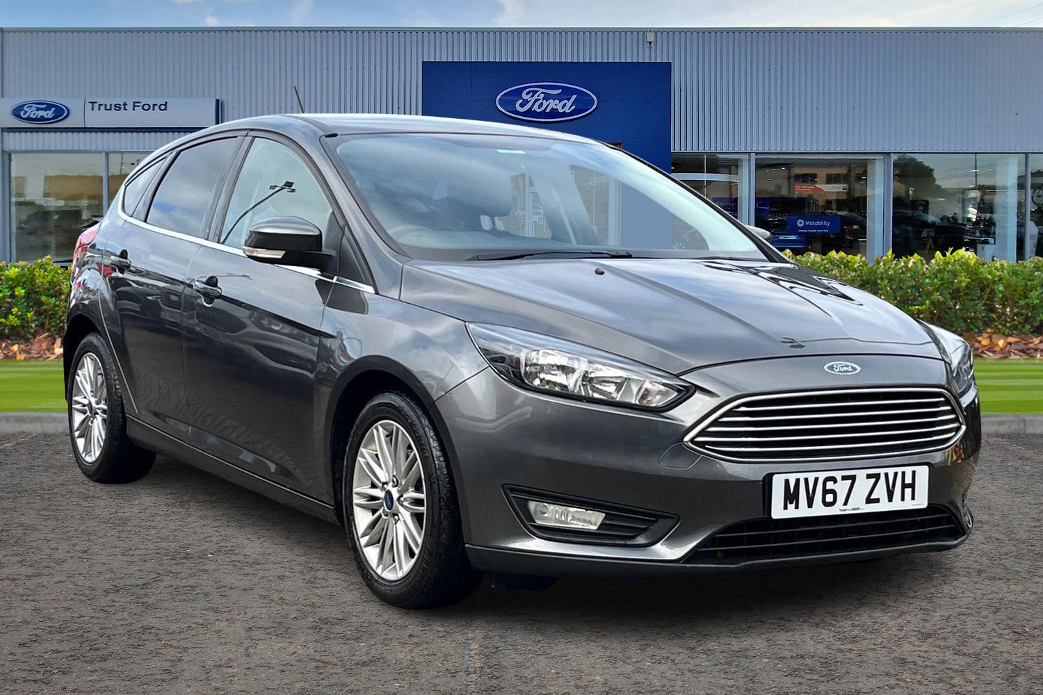 Ford FOCUS Photo 0