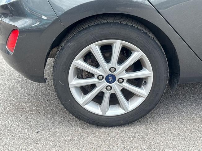 FORD Fiesta Photo 22