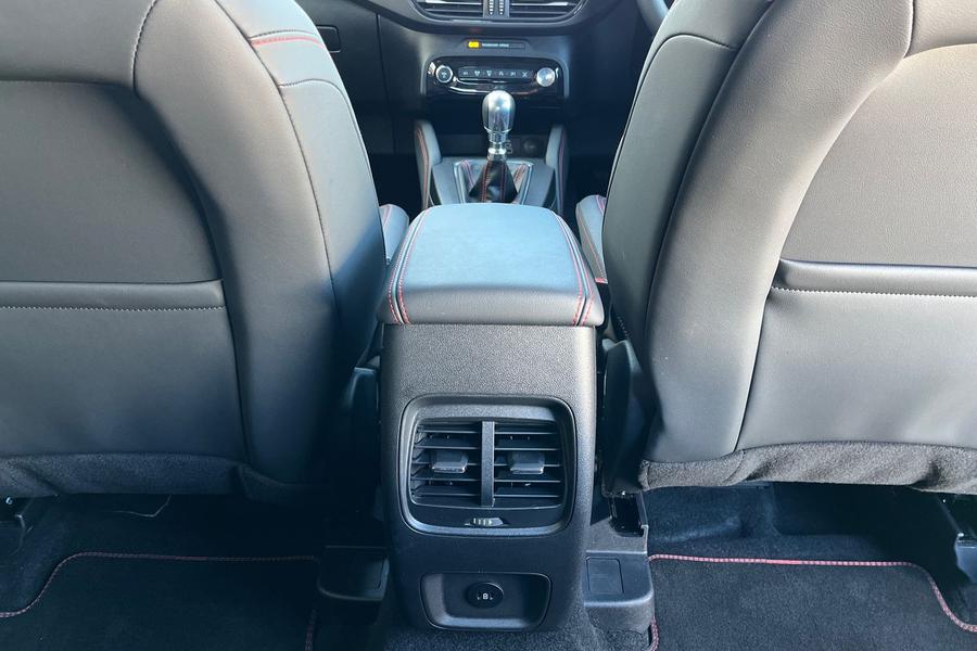 Ford Kuga Photo autoimg-9f28b45e0478806614995be7b6d6558bb1ca14fc.jpg