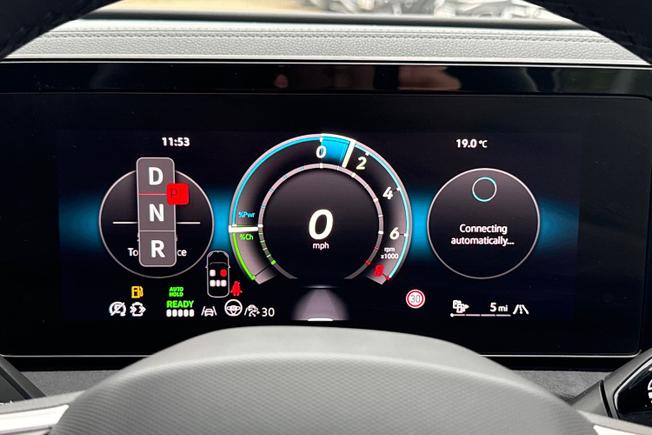 VOLKSWAGEN Tiguan Photo 15