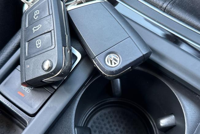 VOLKSWAGEN Golf Photo 23