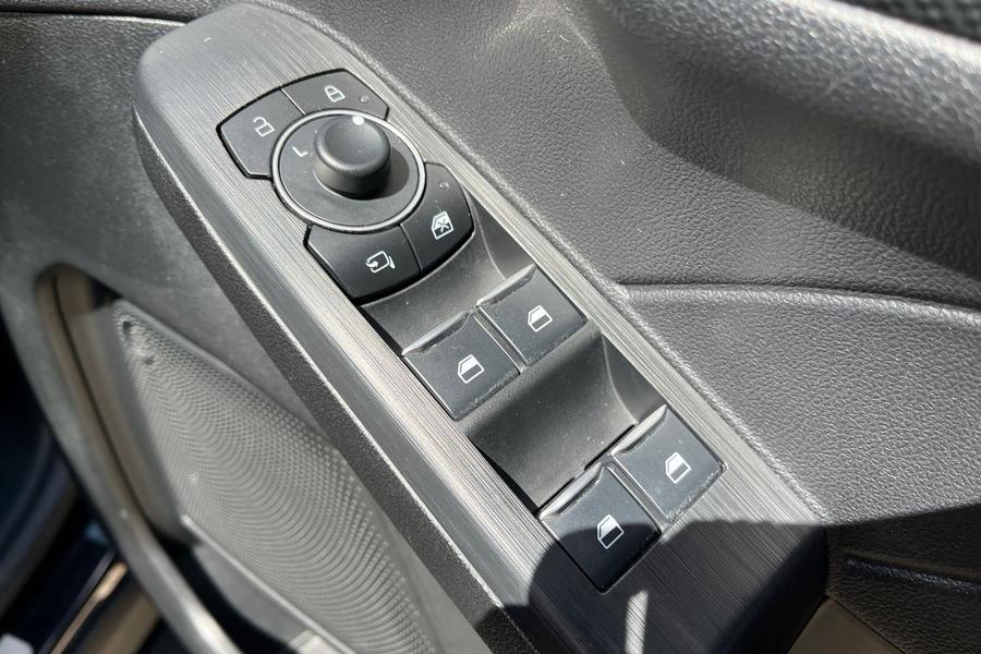 Ford Kuga Photo autoimg-9f31dd73d3b7f1f0ba68bdb4cbdb99e0be391aa3.jpg