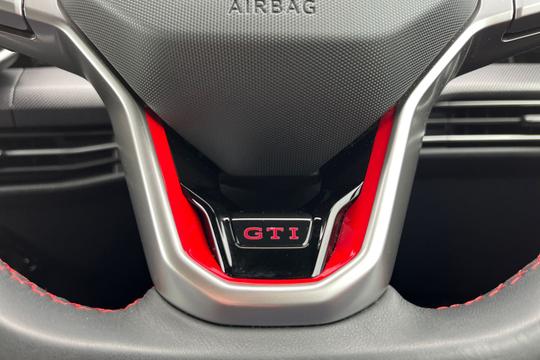 Volkswagen Golf Photo autoimg-9f34ba84a1c3add4cbca2a953092270671b07659.jpg