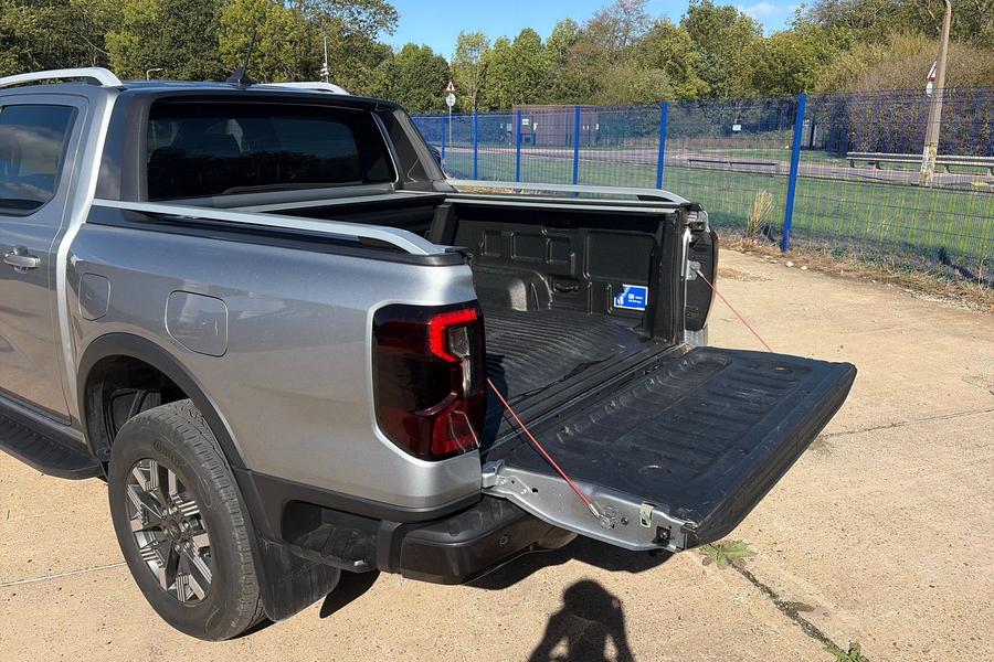 Ford RANGER Photo autoimg-9f3899ebcf2ee2fc1c757752acbcc7fd943b2bc9.jpg