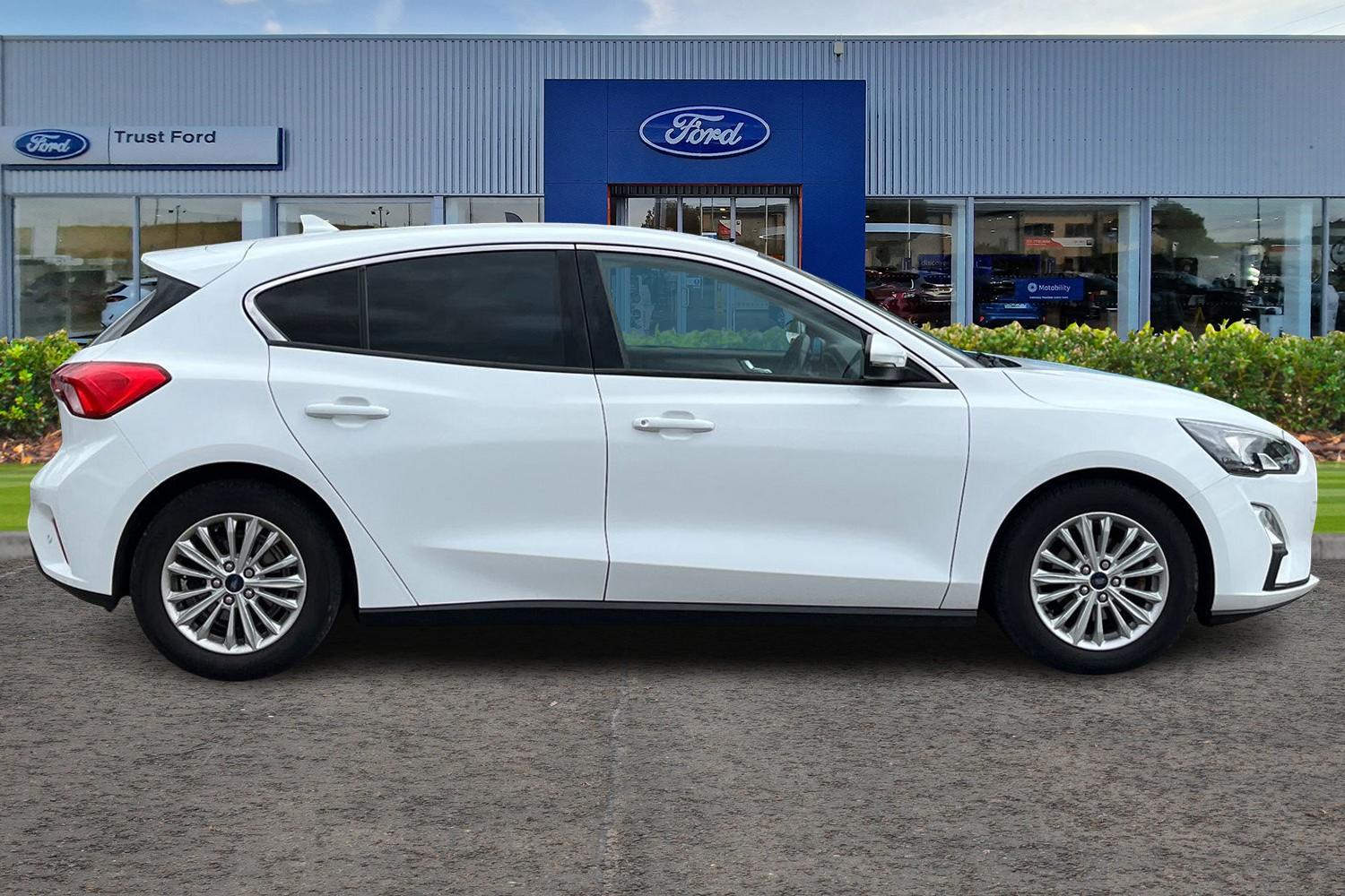 Ford FOCUS Photo 2