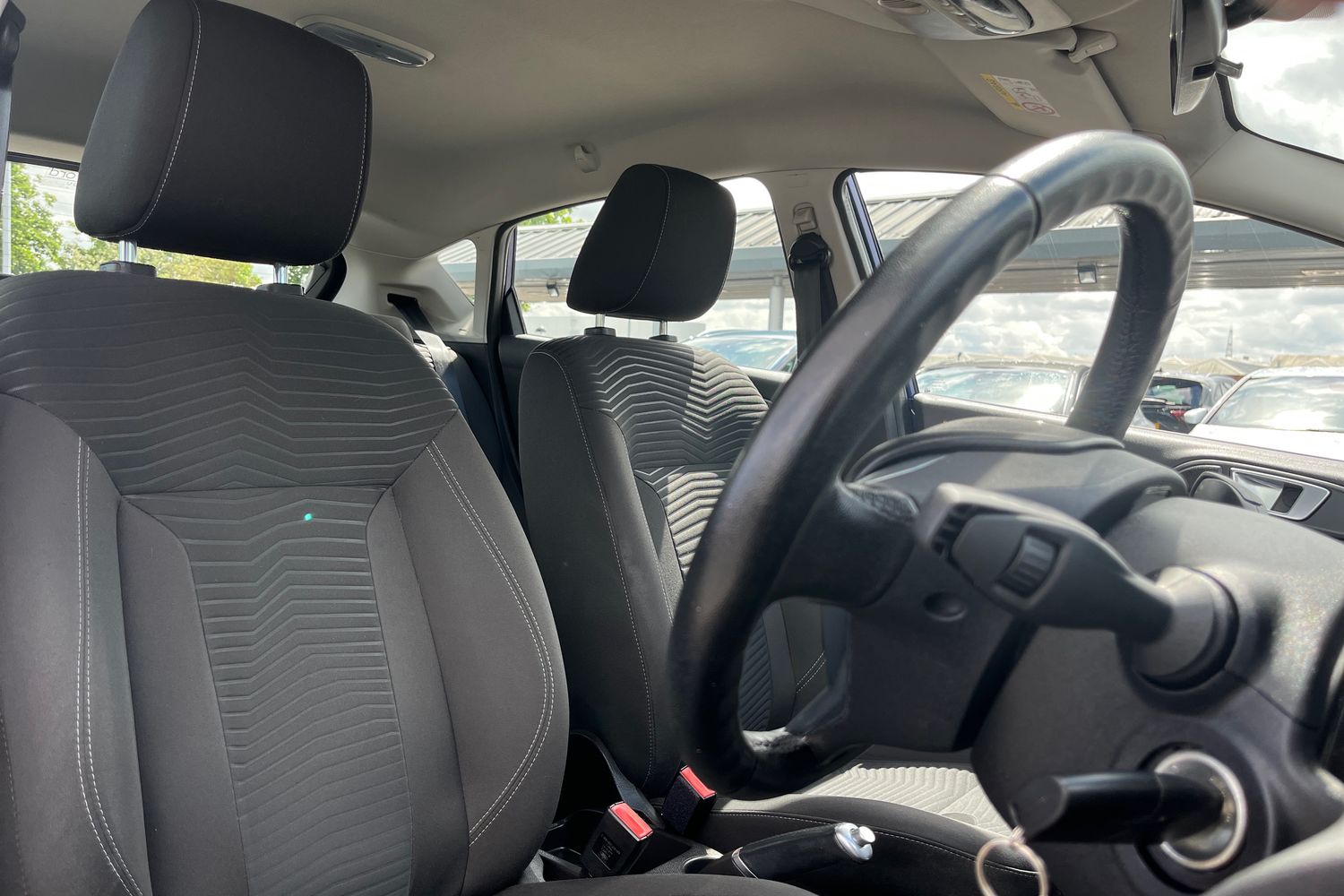 Ford Fiesta Photo 16