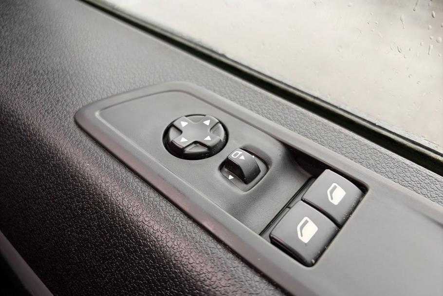 Used Vauxhall Vivaro FL22PCU 8