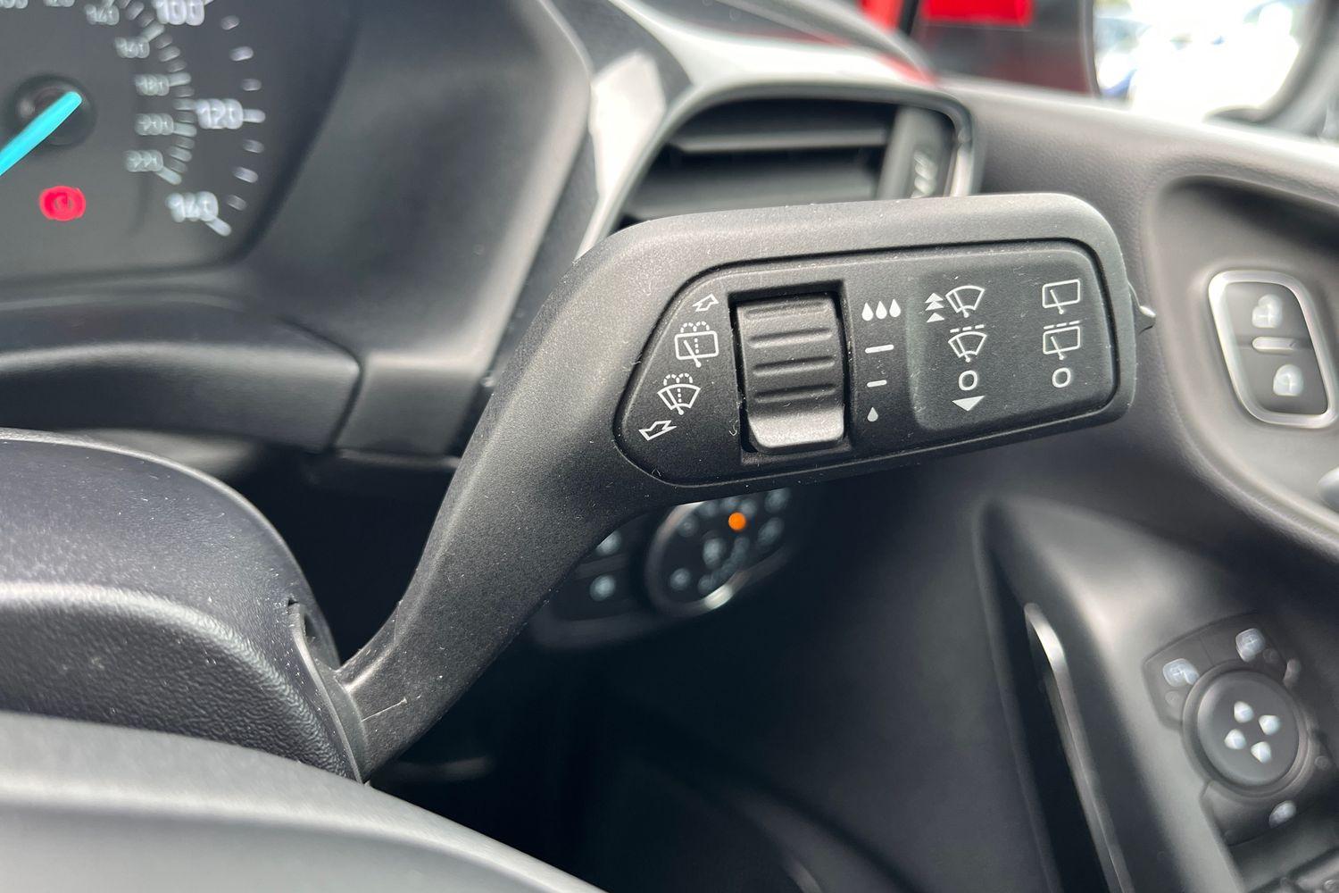 Ford FIESTA Photo 14