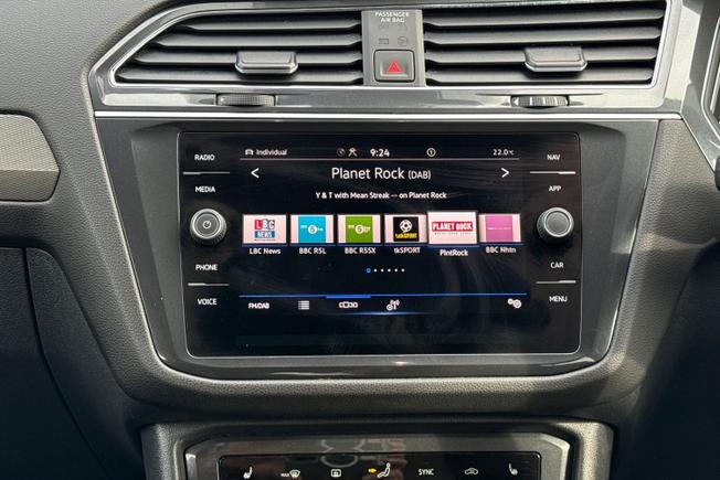 VOLKSWAGEN Tiguan Allspace Photo 13