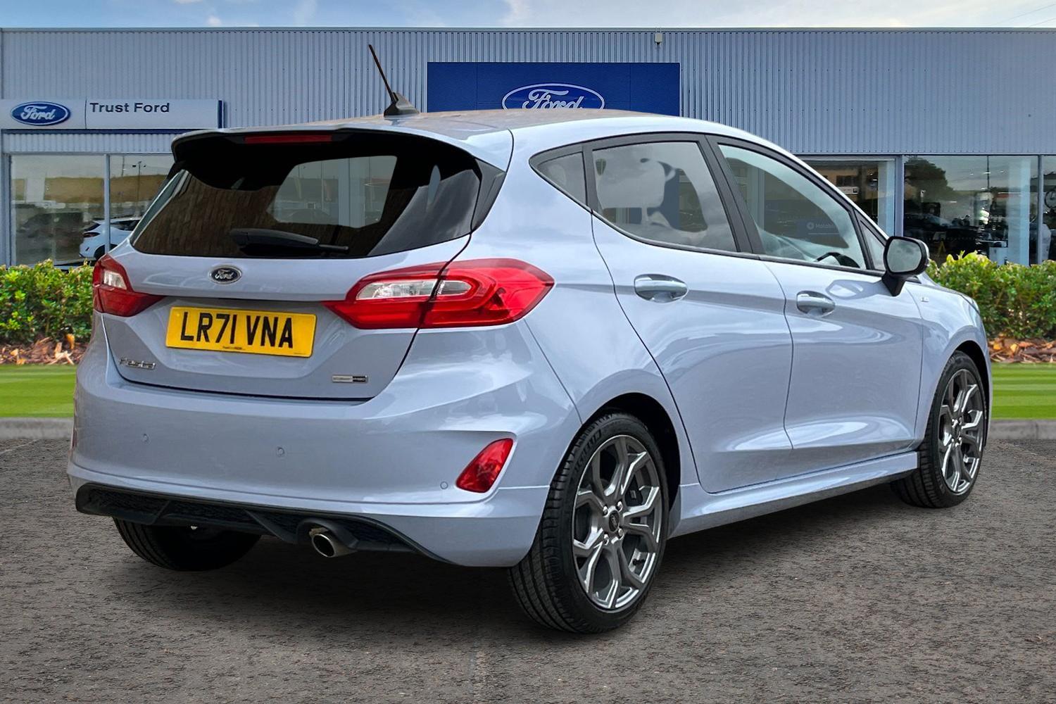 Ford Fiesta Photo 3