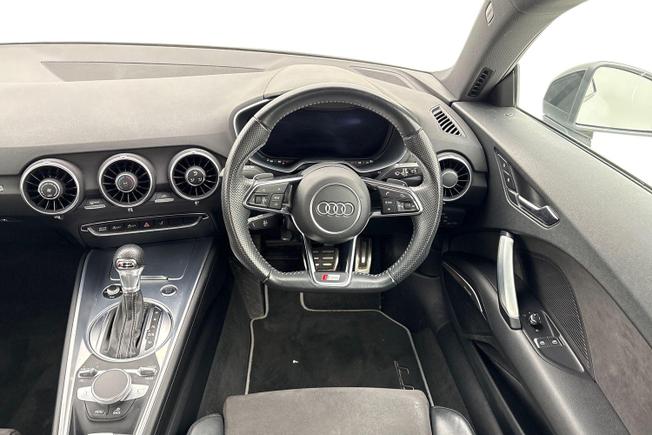Audi TT Photo 11