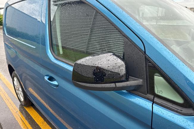 VOLKSWAGEN Caddy Photo 20