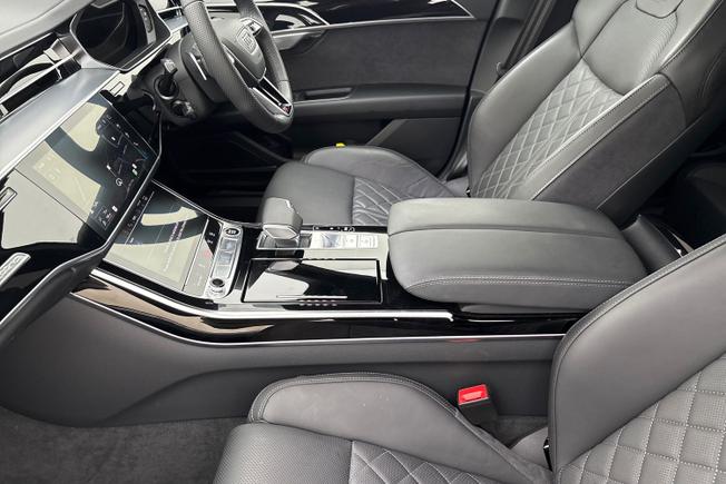 Audi A8 Photo 29