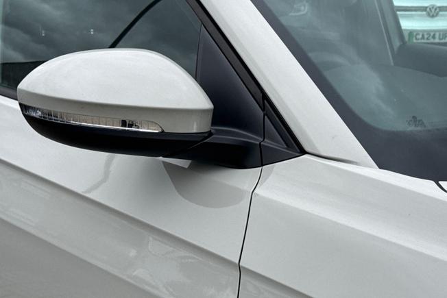 VOLKSWAGEN T-Cross Photo 20