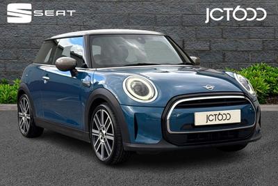 2023 MINI Hatch 1.5 Cooper Exclusive Hatchback 3dr Petrol Steptronic Euro 6 (s/s) (136 ps) at JCT600