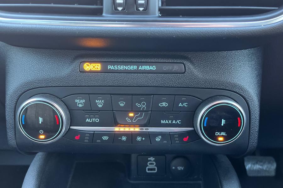 Ford Kuga Photo autoimg-9f59cea53e2230edd1e5eb5b302c43ff666a95bb.jpg