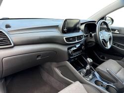 HYUNDAI Tucson Photo 2