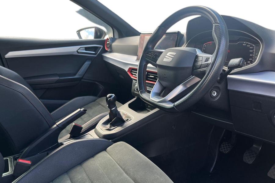 SEAT IBIZA Photo autoimg-9f69bedffefea144a5ca4e766eb89e6a2e22d254.jpg